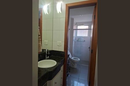 Banheiro de apartamento para alugar com 3 quartos, 100m² em Buritis, Belo Horizonte