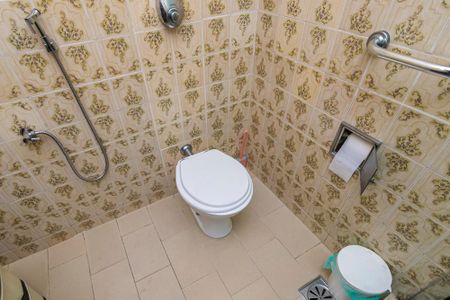 Casa à venda com 182m², 5 quartos e 4 vagas Casa à venda com 182m², 5 quartos e 4 vagasBanheiro 2