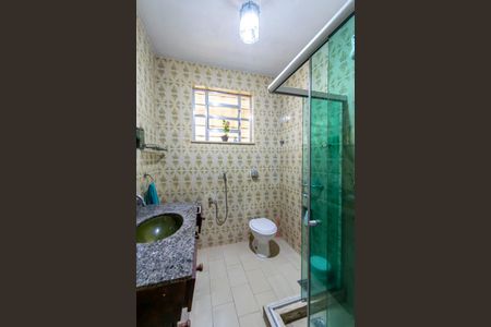 Casa à venda com 182m², 5 quartos e 4 vagas Casa à venda com 182m², 5 quartos e 4 vagasBanheiro 2