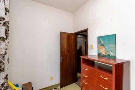 Casa à venda com 182m², 5 quartos e 4 vagas Casa à venda com 182m², 5 quartos e 4 vagasQuarto 3