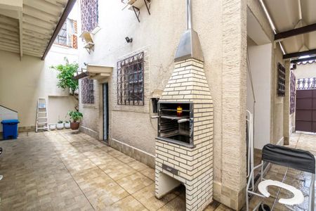 Casa à venda com 182m², 5 quartos e 4 vagas Casa à venda com 182m², 5 quartos e 4 vagasVaranda Gourmet - Churrasqueira