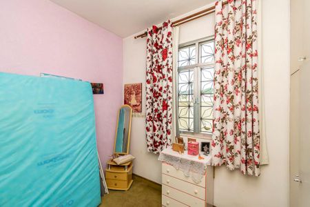 Casa à venda com 182m², 5 quartos e 4 vagas Casa à venda com 182m², 5 quartos e 4 vagasQuarto 2