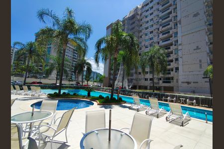 Apartamento à venda com 60m², 3 quartos e 1 vagaÁrea comum - Piscina