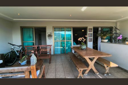 Apartamento à venda com 183m², 3 quartos e 2 vagas Apartamento à venda com 183m², 3 quartos e 2 vagasVaranda