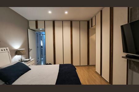 Apartamento à venda com 183m², 3 quartos e 2 vagas Apartamento à venda com 183m², 3 quartos e 2 vagasSuíte