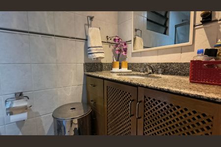 Apartamento à venda com 183m², 3 quartos e 2 vagas Apartamento à venda com 183m², 3 quartos e 2 vagasBanheiro Social