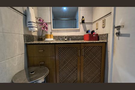 Apartamento à venda com 183m², 3 quartos e 2 vagas Apartamento à venda com 183m², 3 quartos e 2 vagasBanheiro Social