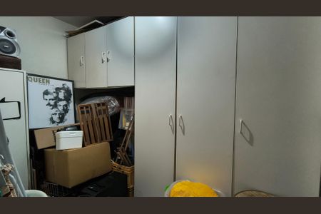 Apartamento à venda com 183m², 3 quartos e 2 vagas Apartamento à venda com 183m², 3 quartos e 2 vagasQuarto de Serviço