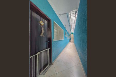 Casa à venda com 291m², 2 quartos e 4 vagas Casa à venda com 291m², 2 quartos e 4 vagasEntrada