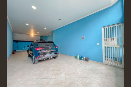 Casa à venda com 291m², 2 quartos e 4 vagas Casa à venda com 291m², 2 quartos e 4 vagasGaragem