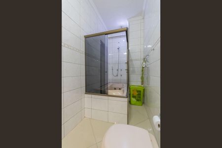 Casa à venda com 291m², 2 quartos e 4 vagas Casa à venda com 291m², 2 quartos e 4 vagasBanheiro da Suíte