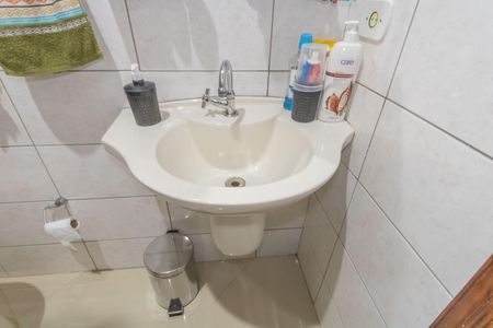 Casa à venda com 291m², 2 quartos e 4 vagas Casa à venda com 291m², 2 quartos e 4 vagasBanheiro Social