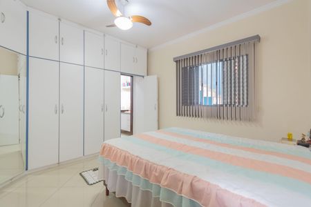 Casa à venda com 291m², 2 quartos e 4 vagas Casa à venda com 291m², 2 quartos e 4 vagasSuíte