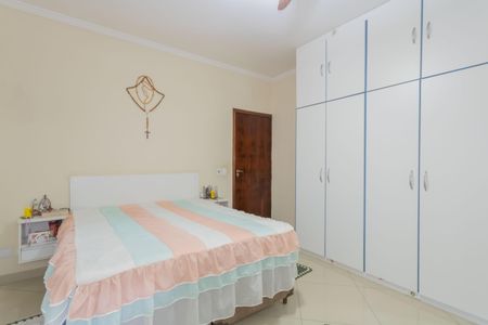 Casa à venda com 291m², 2 quartos e 4 vagas Casa à venda com 291m², 2 quartos e 4 vagasSuíte