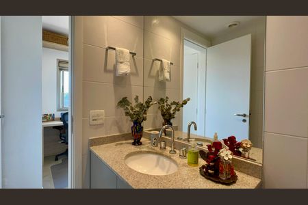 Apartamento à venda com 149m², 3 quartos e 2 vagasBanheiro da Suíte 1