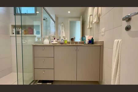 Apartamento à venda com 149m², 3 quartos e 2 vagasBanheiro da Suíte 3