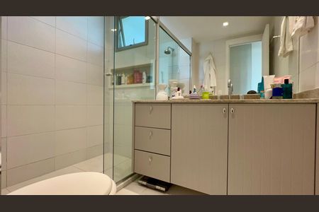 Apartamento à venda com 149m², 3 quartos e 2 vagasBanheiro da Suíte 3