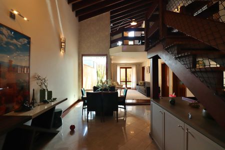 Casa à venda com 300m², 5 quartos e 5 vagasSala 