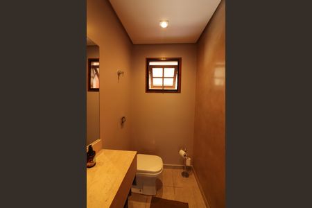 Casa à venda com 300m², 5 quartos e 5 vagasLavabo 