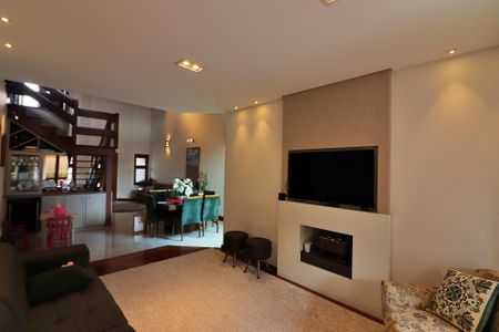 Sala de estar  de casa à venda com 5 quartos, 300m² em Parque dos Passaros, São Bernardo do Campo