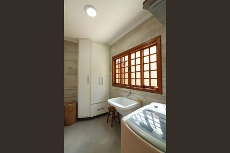 Casa à venda com 300m², 5 quartos e 5 vagasÁrea de Serviço