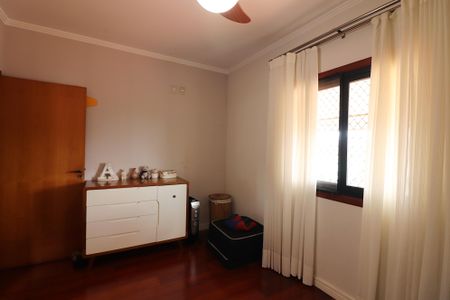 Casa à venda com 300m², 5 quartos e 5 vagasSuíte 3