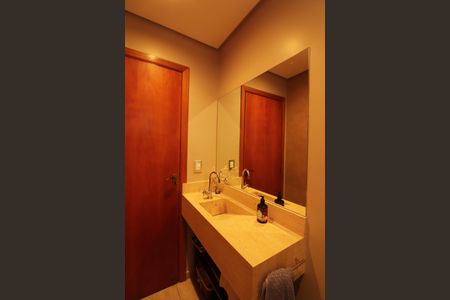 Casa à venda com 300m², 5 quartos e 5 vagasLavabo 