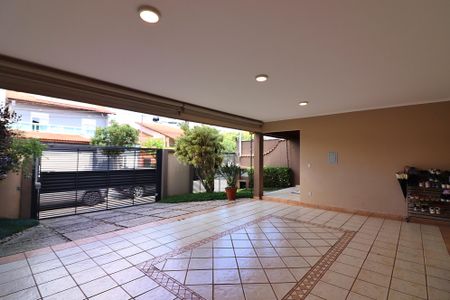 Casa à venda com 300m², 5 quartos e 5 vagasGaragem