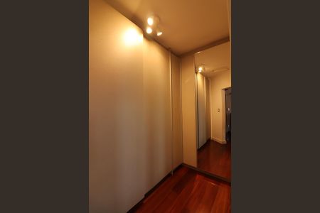 Casa à venda com 300m², 5 quartos e 5 vagasSuíte 1 Closet