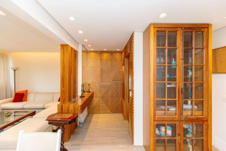 Apartamento à venda com 3 quartos, 134m² em Jardim Europa, São Paulo