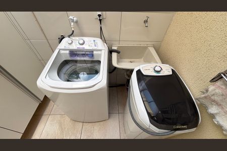 Apartamento à venda com 37m², 2 quartos e 1 vaga Apartamento à venda com 37m², 2 quartos e 1 vagaÁrea de Serviço