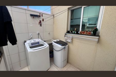 Apartamento à venda com 37m², 2 quartos e 1 vaga Apartamento à venda com 37m², 2 quartos e 1 vagaÁrea de Serviço