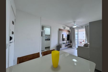 Sala de apartamento à venda com 2 quartos, 70m² em Barra da Tijuca, Rio de Janeiro