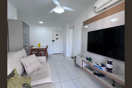 Sala de apartamento à venda com 2 quartos, 70m² em Barra da Tijuca, Rio de Janeiro
