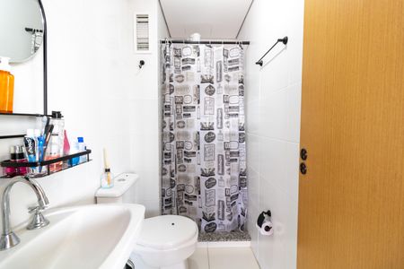 Apartamento para alugar com 80m², 2 quartos e 1 vaga Apartamento para alugar com 80m², 2 quartos e 1 vagaBanheiro