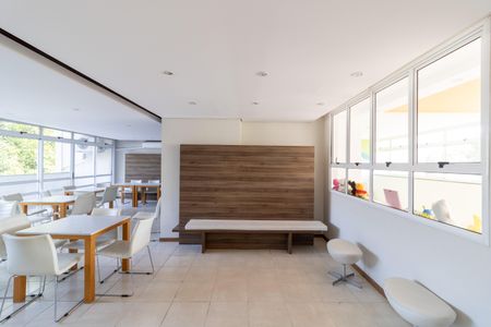 Apartamento para alugar com 80m², 2 quartos e 1 vaga Apartamento para alugar com 80m², 2 quartos e 1 vagaÁrea comum - Salão de festas