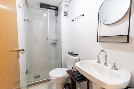 Apartamento para alugar com 80m², 2 quartos e 1 vaga Apartamento para alugar com 80m², 2 quartos e 1 vagaBanheiro da Suíte
