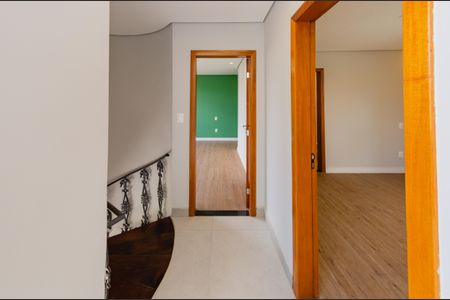 Apartamento para alugar com 377m², 5 quartos e 3 vagas Apartamento para alugar com 377m², 5 quartos e 3 vagasCorredor