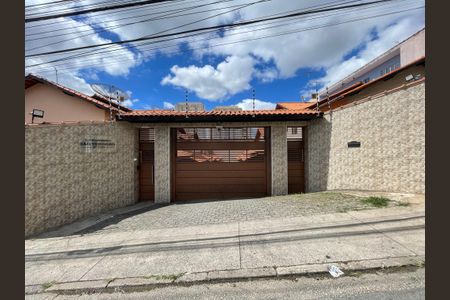 Casa de condomínio à venda com 66m², 2 quartos e 1 vaga Casa de condomínio à venda com 66m², 2 quartos e 1 vagaFachada