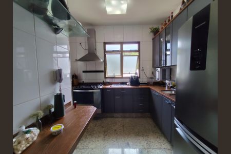 Apartamento à venda com 300m², 4 quartos e 3 vagasCozinha