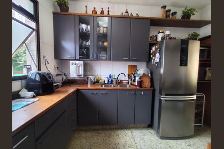 Apartamento à venda com 300m², 4 quartos e 3 vagasCozinha