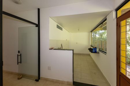 Casa de condomínio à venda com 250m², 4 quartos e 6 vagasÁrea de Serviço