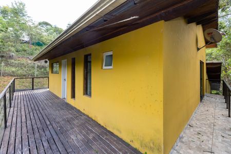 Casa de condomínio à venda com 250m², 4 quartos e 6 vagasVaranda 