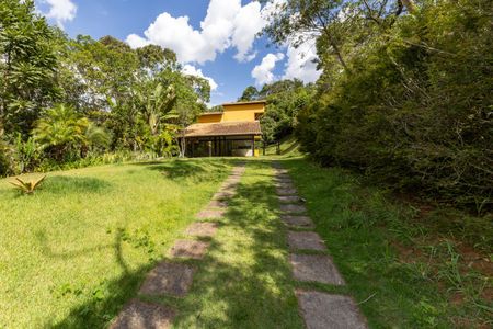 Casa de condomínio à venda com 250m², 4 quartos e 6 vagasFachada