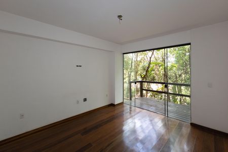 Casa de condomínio à venda com 250m², 4 quartos e 6 vagasSuíte 1