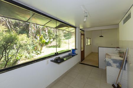 Casa de condomínio à venda com 250m², 4 quartos e 6 vagasÁrea de Serviço