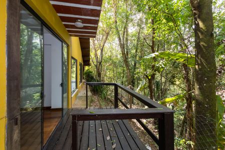 Casa de condomínio à venda com 250m², 4 quartos e 6 vagasVaranda da Suíte 1