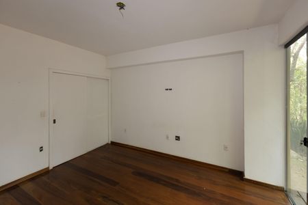 Casa de condomínio à venda com 250m², 4 quartos e 6 vagasSuíte 1