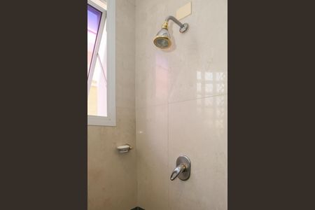 Casa à venda com 477m², 4 quartos e 4 vagas Casa à venda com 477m², 4 quartos e 4 vagasBanheiro da Suíte 1