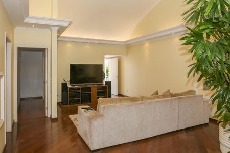 Casa à venda com 477m², 4 quartos e 4 vagas Casa à venda com 477m², 4 quartos e 4 vagasSala de TV e Escritório